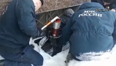 В Уфе ребенок застрял ногой в решетке: потребовалась помощь спасателей