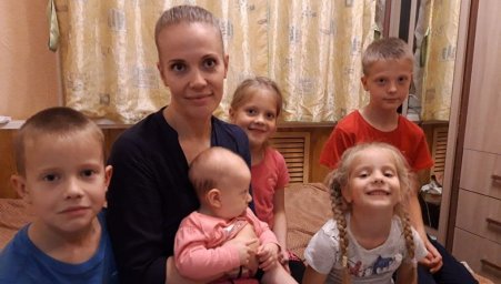 "Как рука поднялась?" Матери пятерых отказали в статусе многодетной из-за преждевременных родов