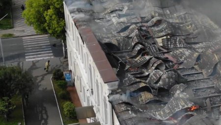 Пожар в сухумской школе потушен, но есть опасность обрушения перекрытий