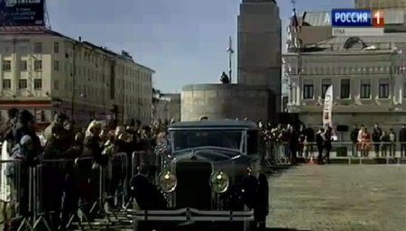 Парад ретро-автомобилей прошел в центре Екатеринбурга